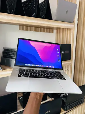 Laptop Apple MacBook Pro 2016 16GB Intel Core i7 SSD 512GB