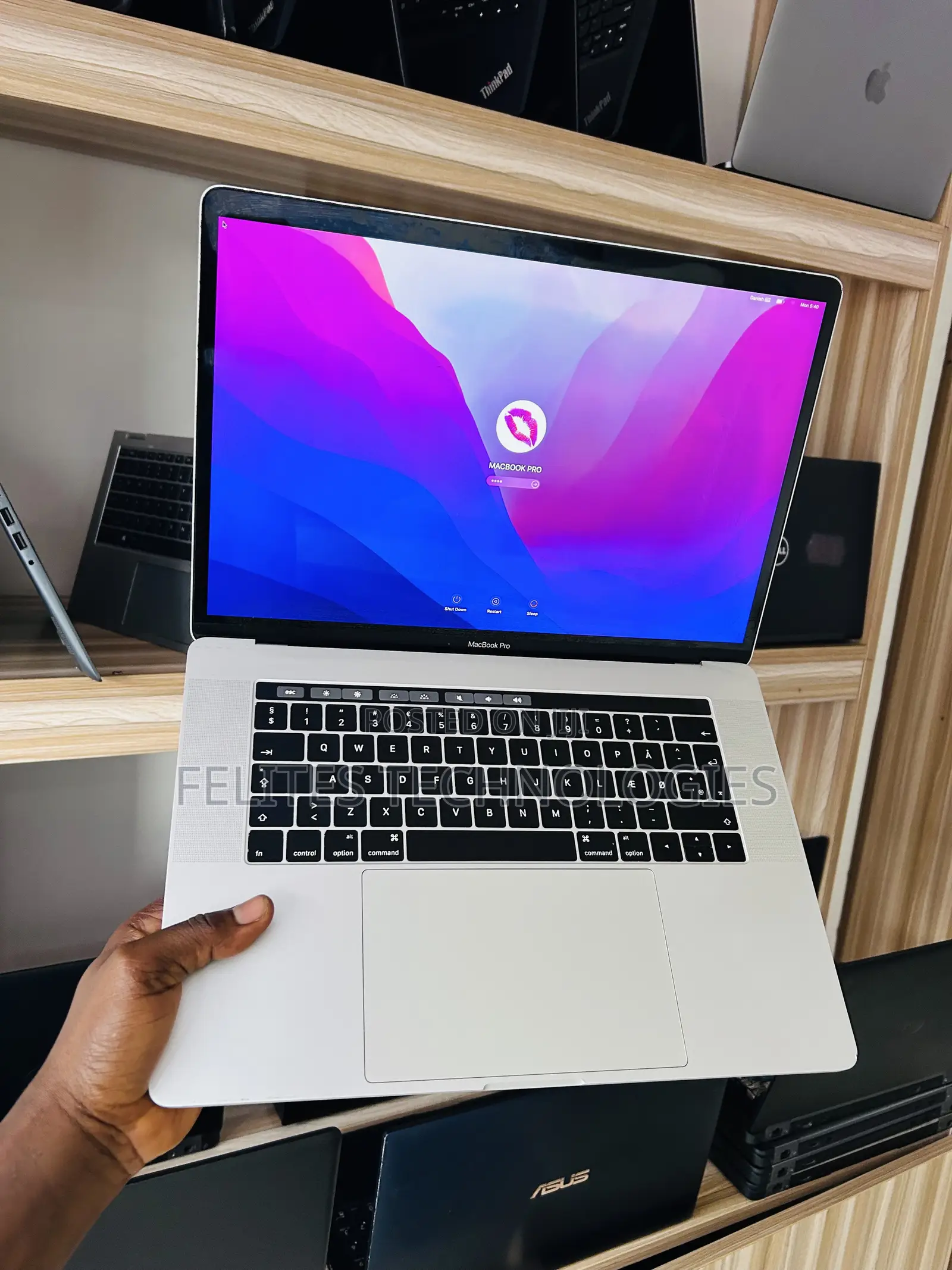 Laptop Apple MacBook Pro 2016 16GB Intel Core i7 SSD 512GB