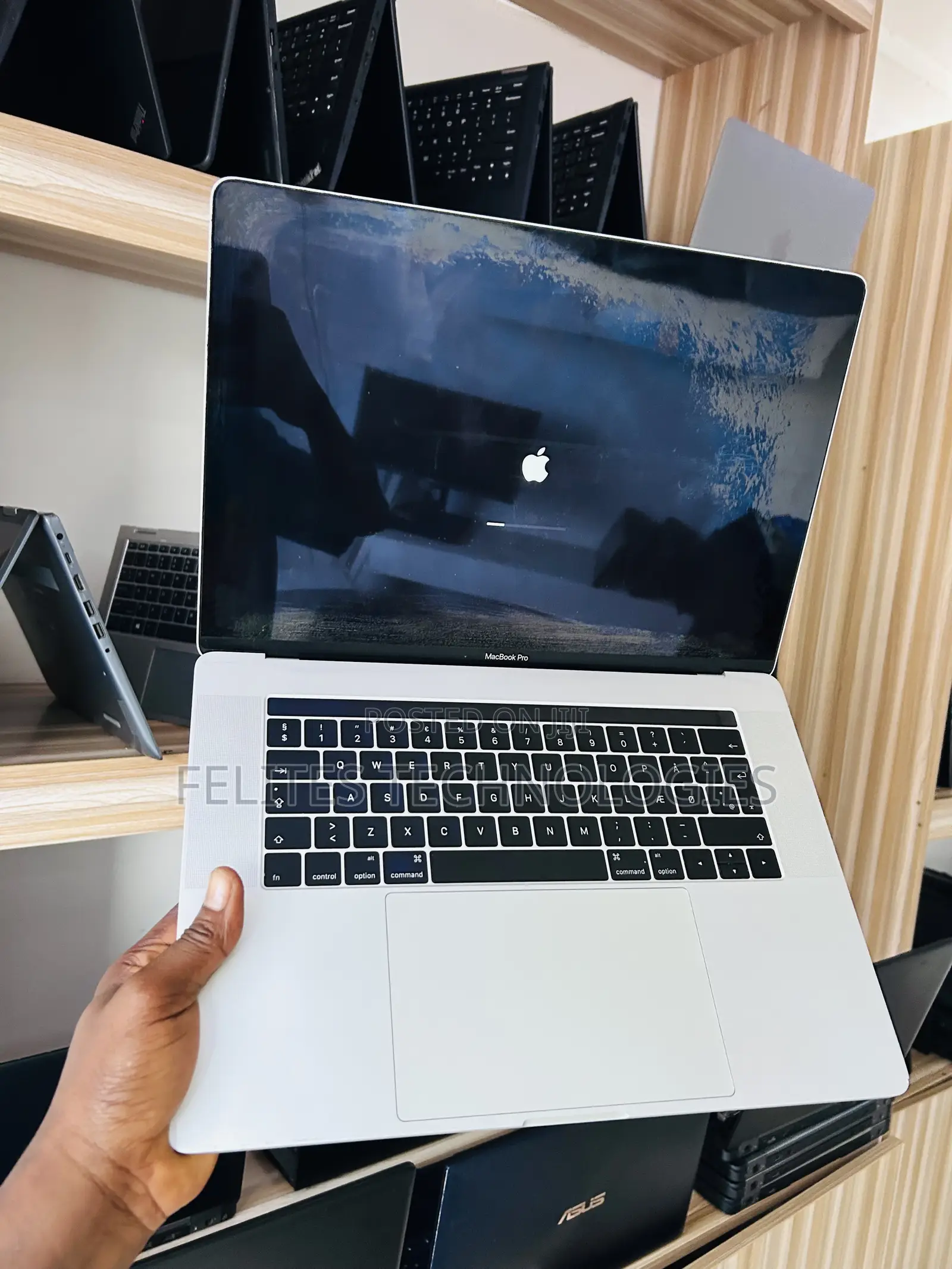 Laptop Apple MacBook Pro 2016 16GB Intel Core i7 SSD 512GB