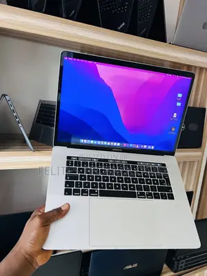 Laptop Apple MacBook Pro 2016 16GB Intel Core i7 SSD 512GB