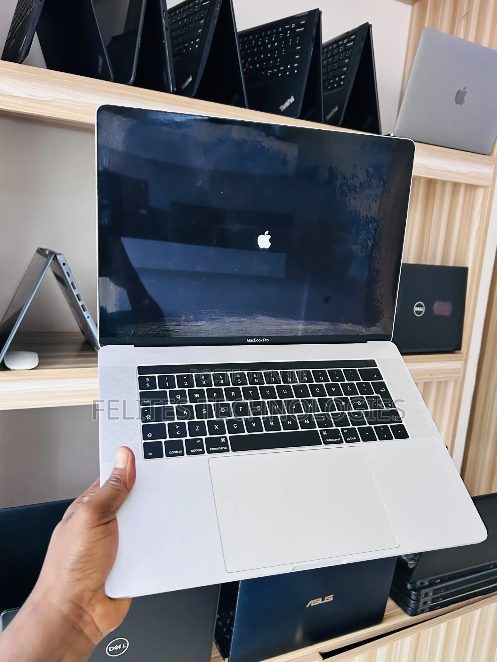 Laptop Apple MacBook Pro 2016 16GB Intel Core i7 SSD 512GB
