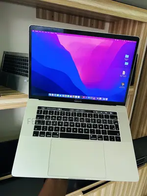 Laptop Apple MacBook Pro 2016 16GB Intel Core i7 SSD 512GB