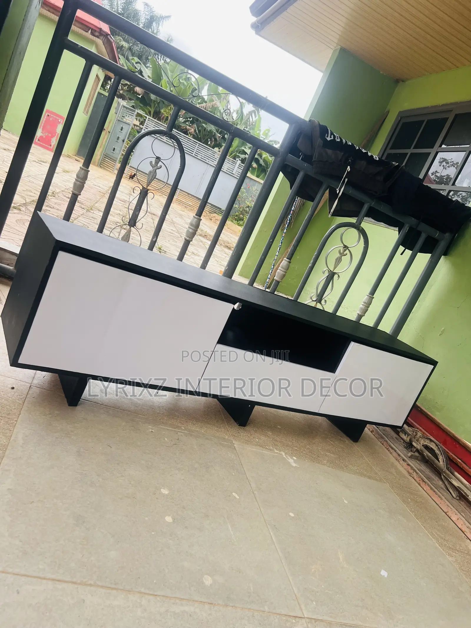 3 Storage TV Stand