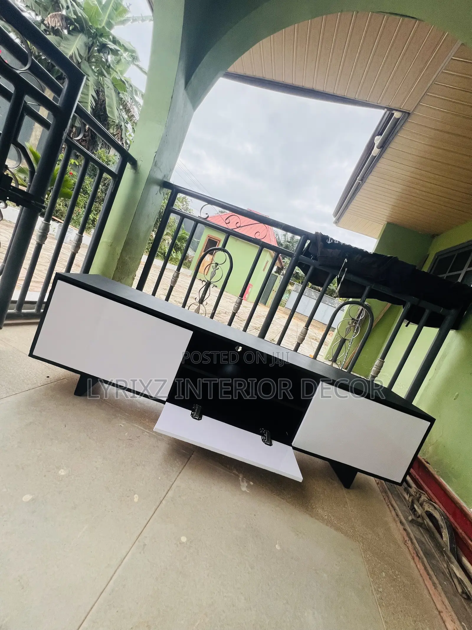 3 Storage TV Stand