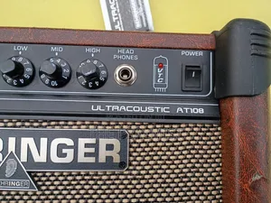 Behringer Ultra Acoustic AT108 Guitar Combo