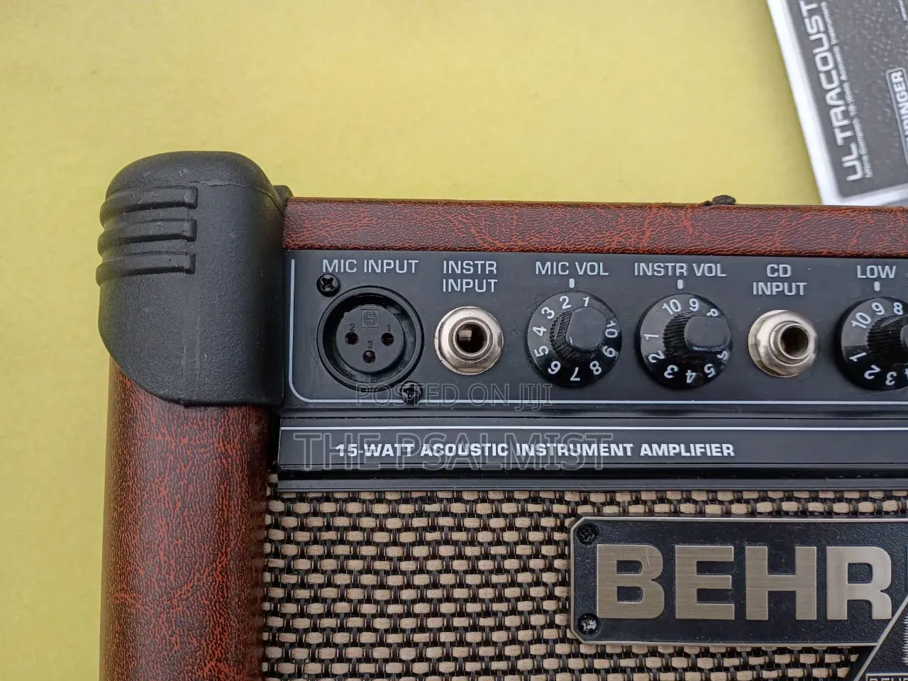 Behringer Ultra Acoustic AT108 Guitar Combo