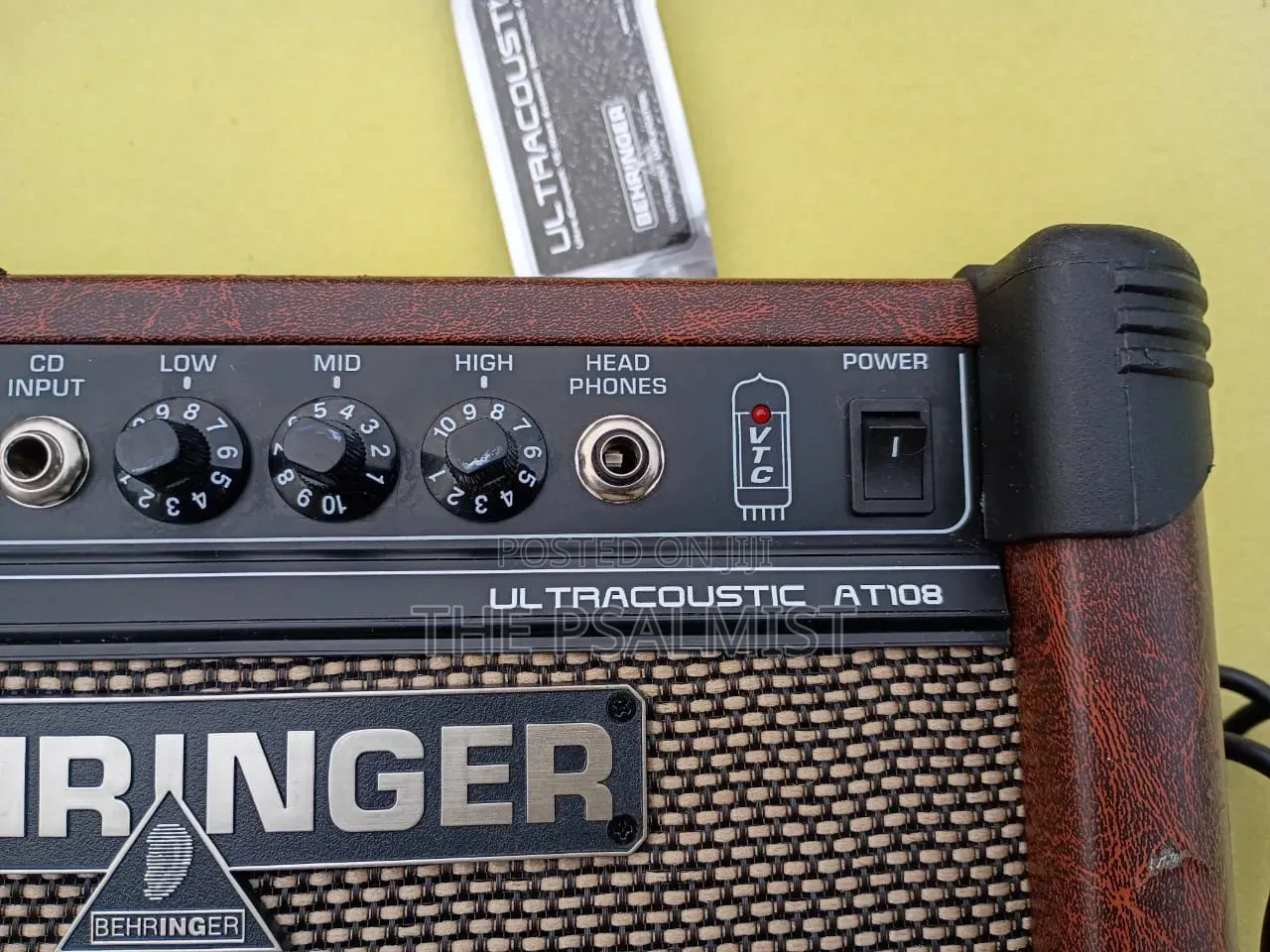 Behringer Ultra Acoustic AT108 Guitar Combo