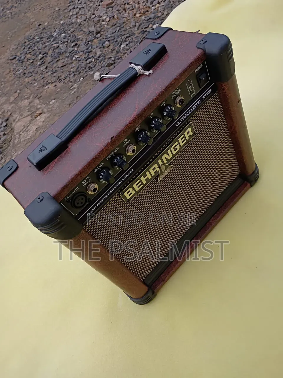 Behringer Ultra Acoustic AT108 Guitar Combo