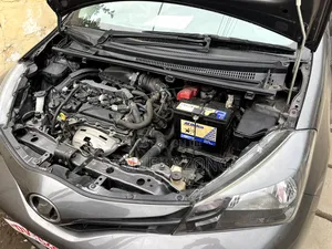 Toyota Vitz 1.3 AWD 3dr 2016 Gray