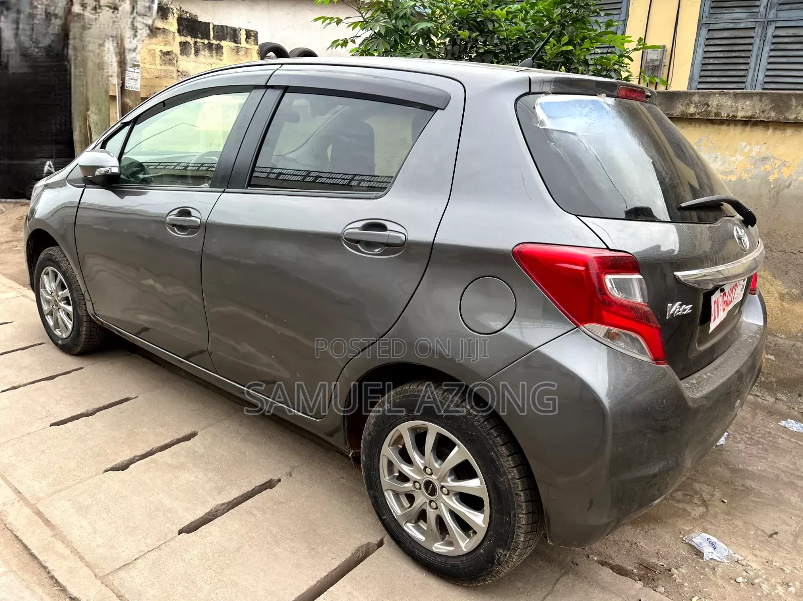 Toyota Vitz 1.3 AWD 3dr 2016 Gray