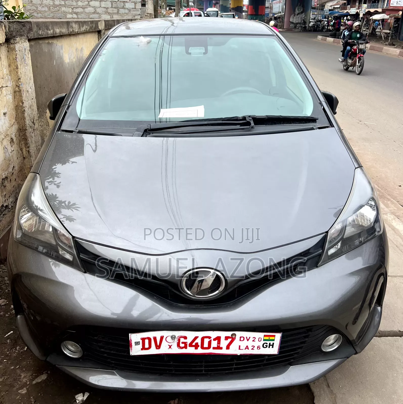 Toyota Vitz 1.3 AWD 3dr 2016 Gray