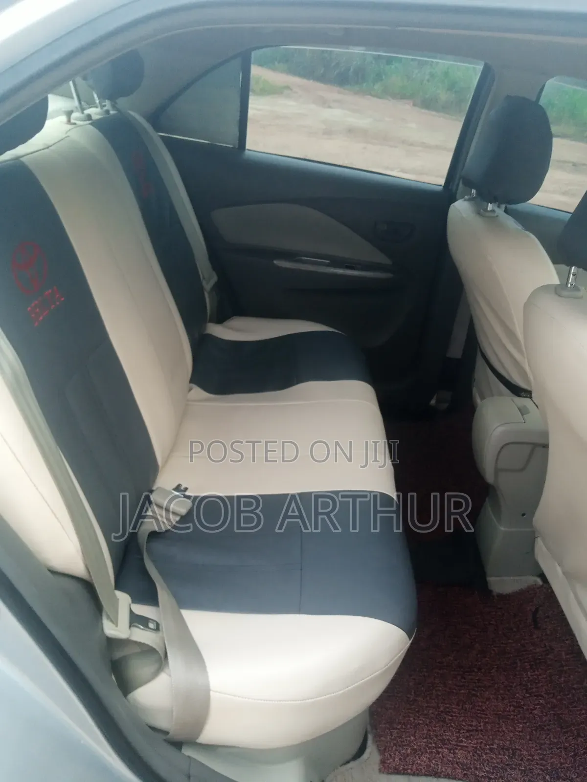 Toyota Belta 2012 Silver
