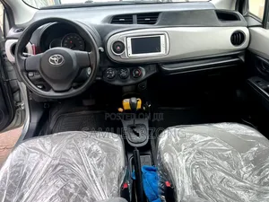 Toyota Vitz 1.3 AWD 3dr 2013 Silver