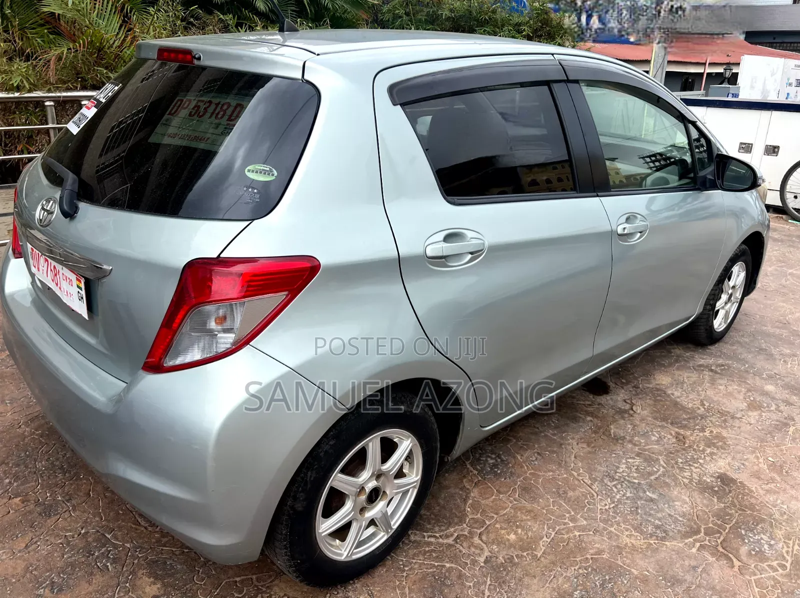 Toyota Vitz 1.3 AWD 3dr 2013 Silver