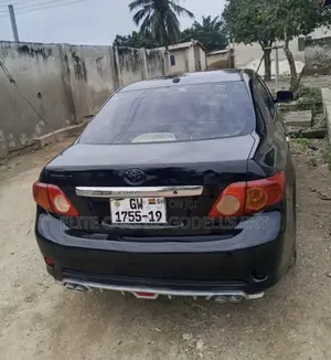 Toyota Corolla Base 4dr Sedan (1.8L 4cyl 5M) 2010 Gray