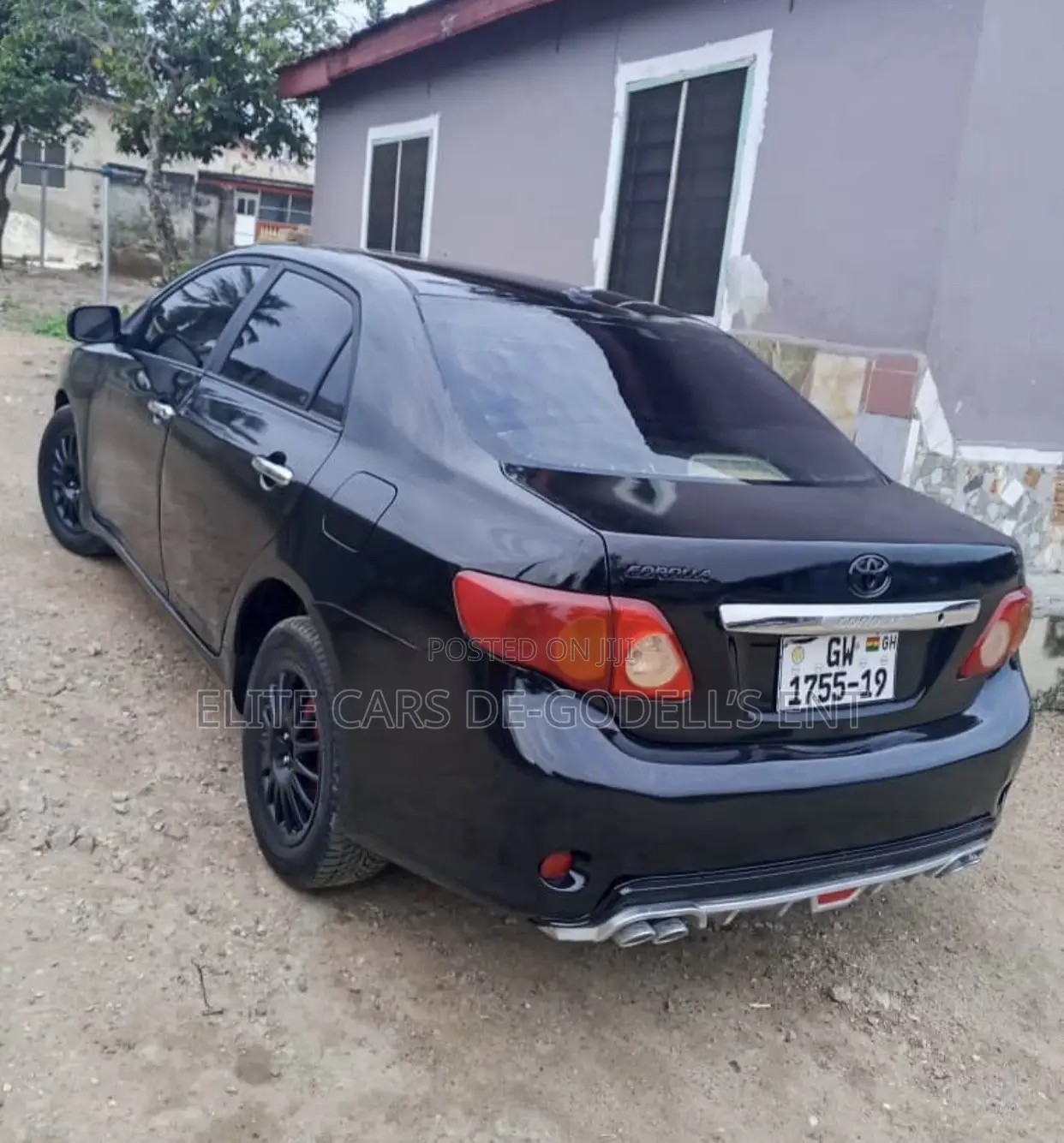 Toyota Corolla Base 4dr Sedan (1.8L 4cyl 5M) 2010 Gray