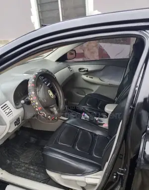 Toyota Corolla Base 4dr Sedan (1.8L 4cyl 5M) 2010 Gray