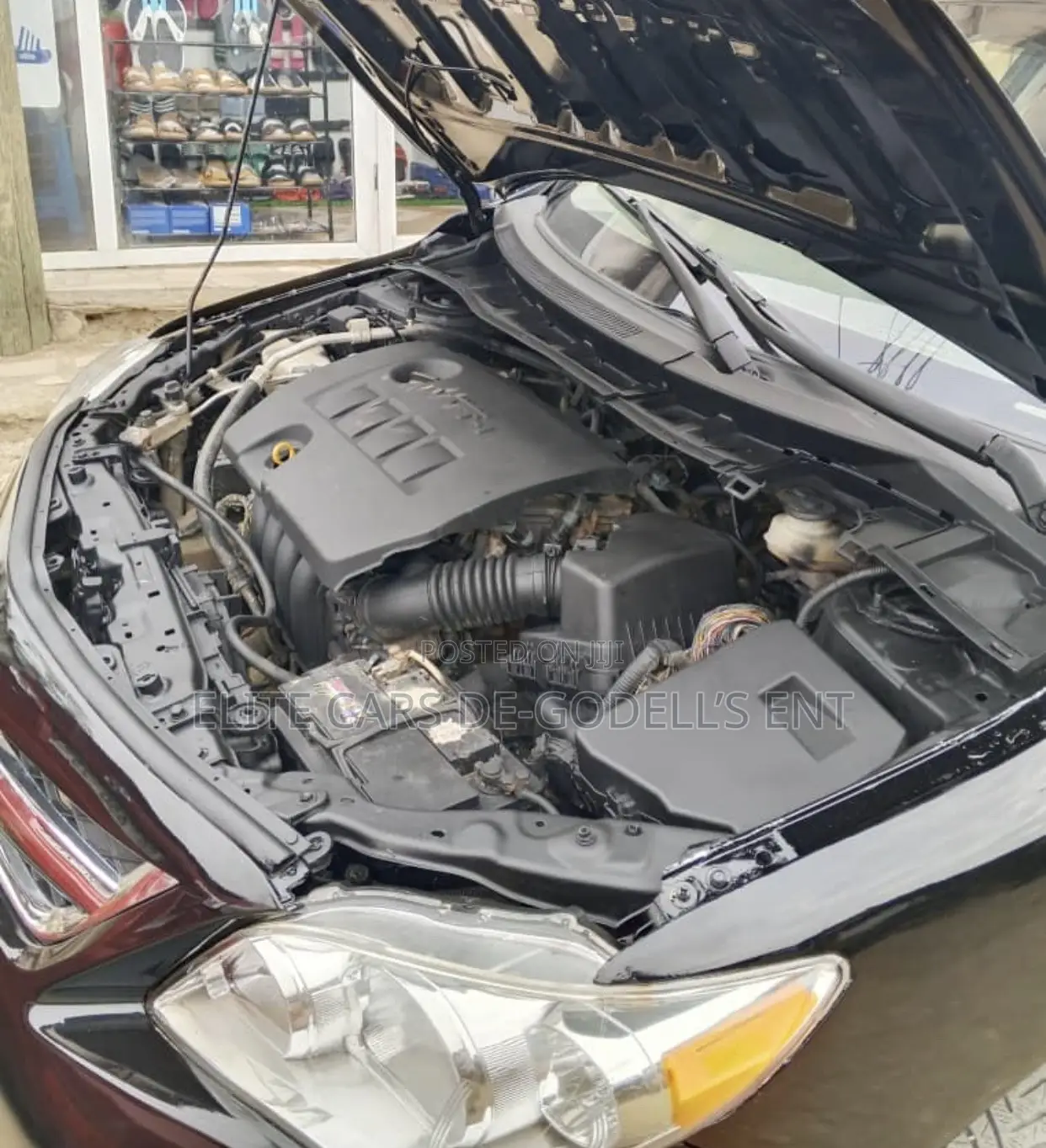 Toyota Corolla Base 4dr Sedan (1.8L 4cyl 5M) 2010 Gray