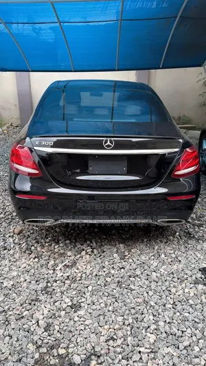 Mercedes-Benz E300 2018 Black