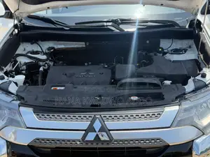 Mitsubishi Outlander 2020 White