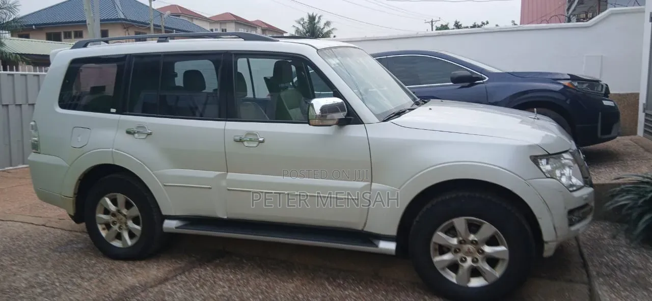 Mitsubishi Pajero 2019 White