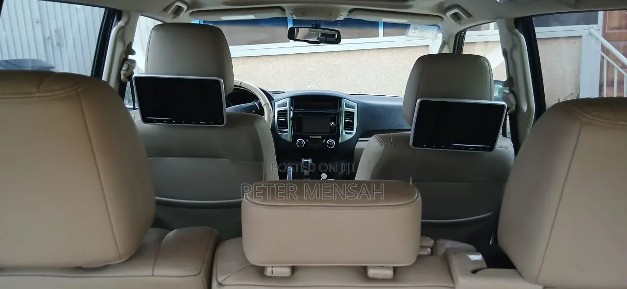 Mitsubishi Pajero 2019 White