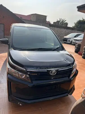 Toyota Voxy 2015 Black