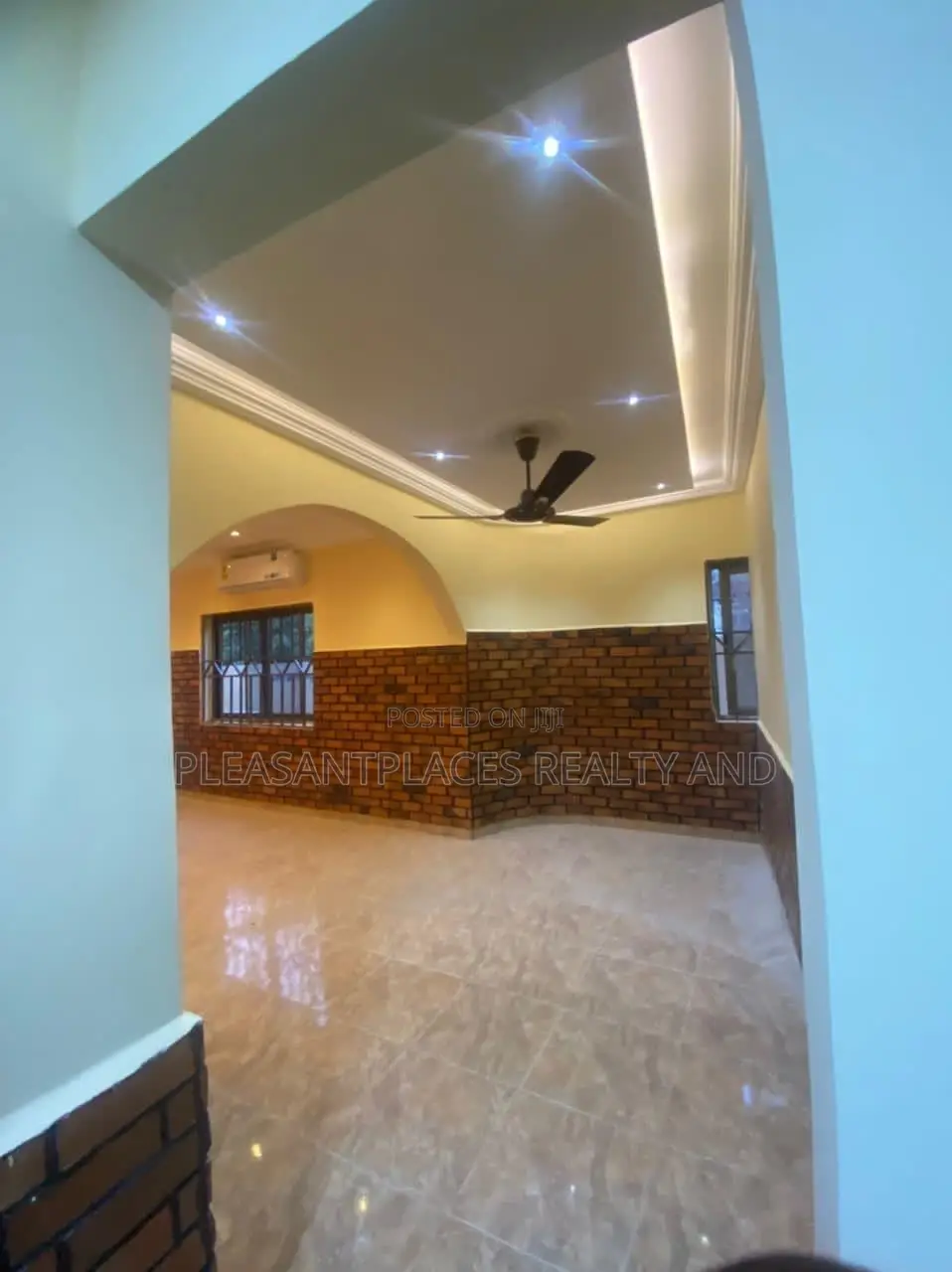 3bdrm House in Pleasantplaces And, Oyarifa for sale