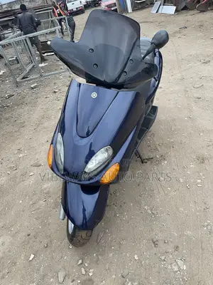 Yamaha Majesty 2000 Blue