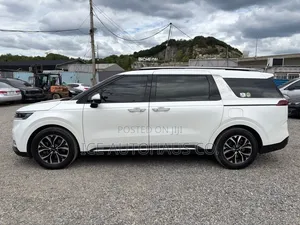 Kia Carnival 2023 White