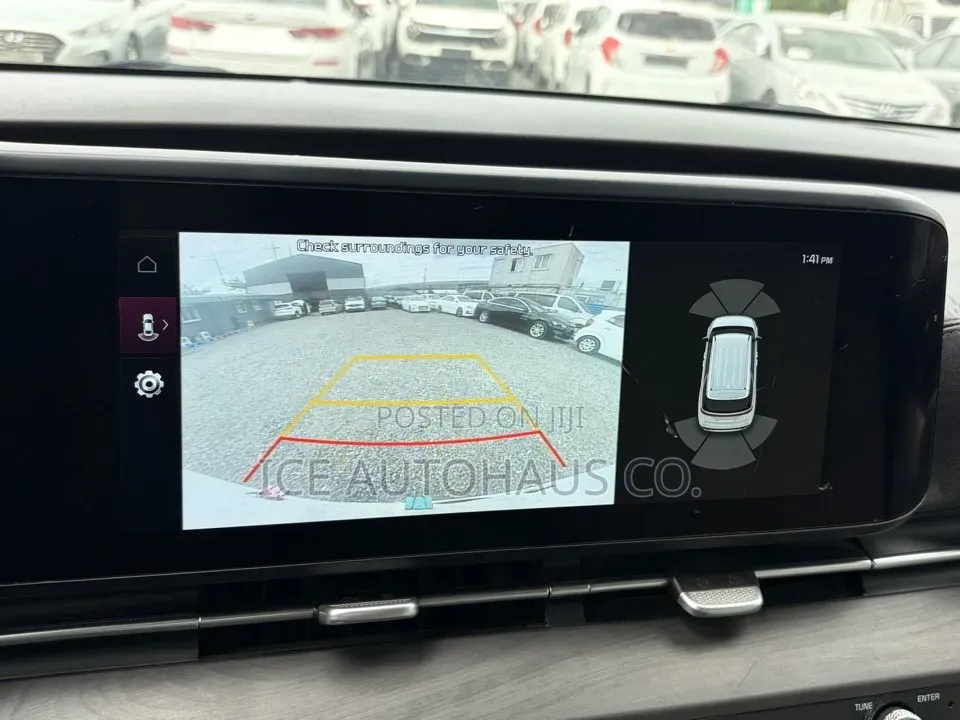 Kia Carnival 2023 White