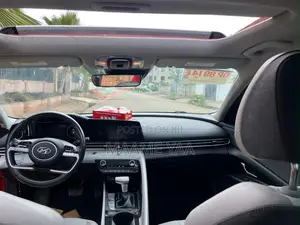 Hyundai Elantra Limited 2021 Red