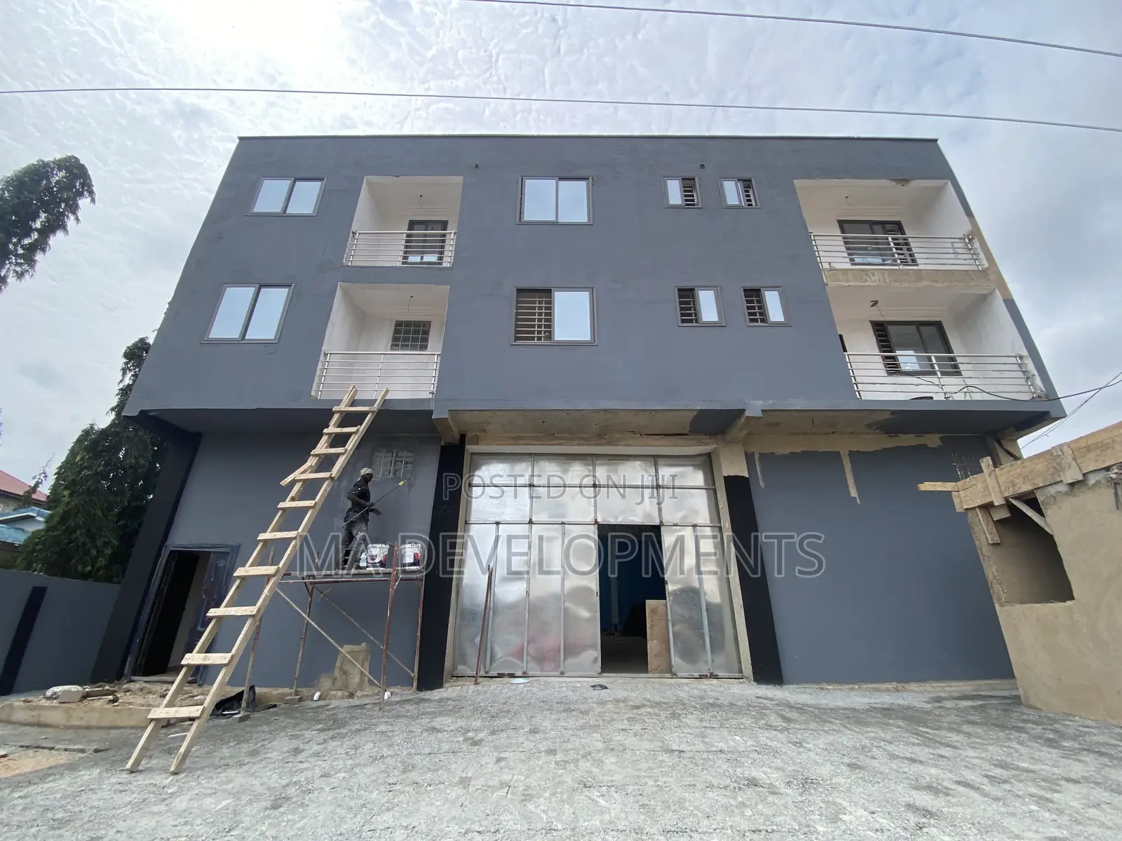 500 SQ Meter Warehouse With 2 Bedroom Apartments for Rent Achimota
