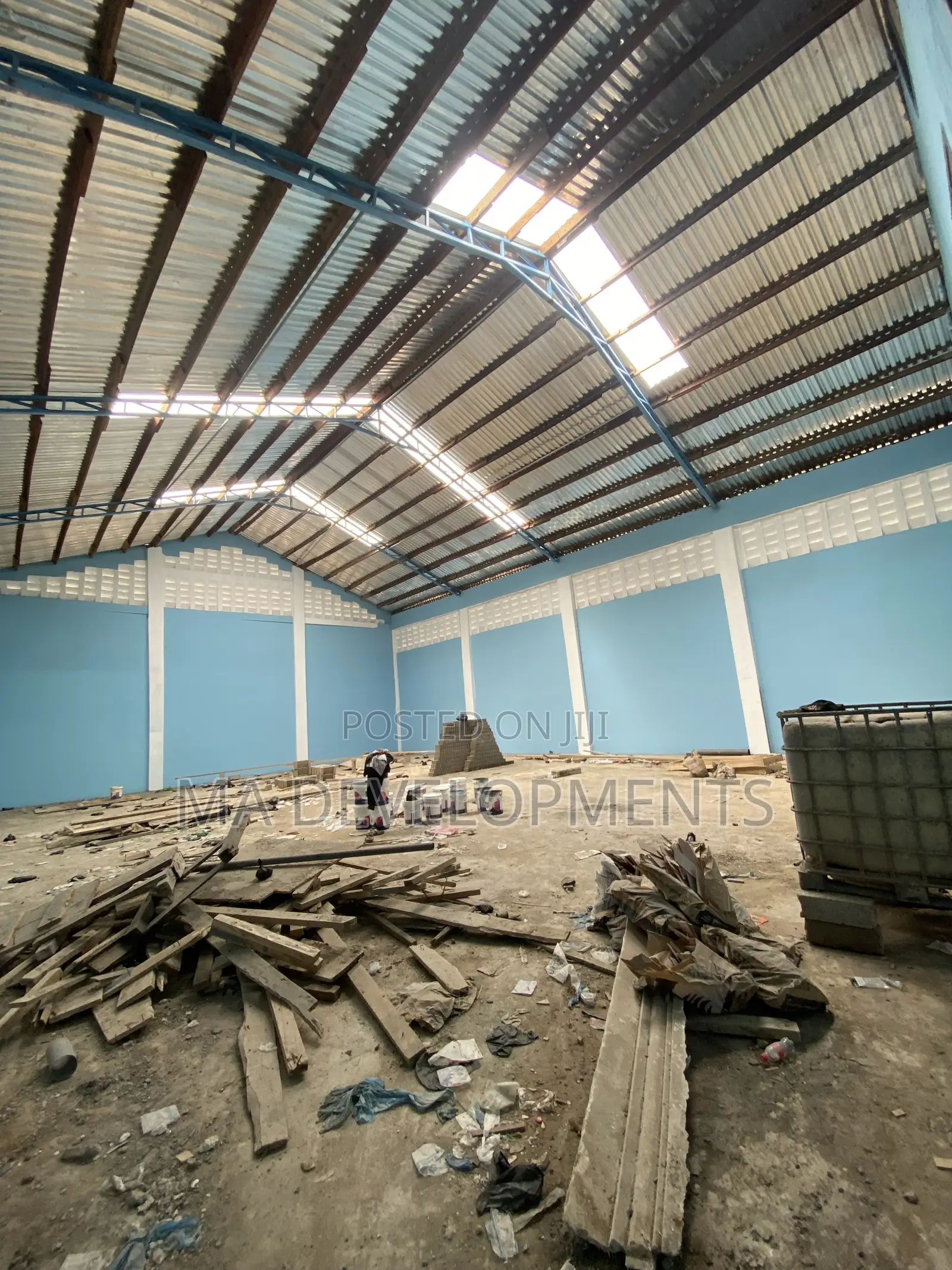 500 SQ Meter Warehouse With 2 Bedroom Apartments for Rent Achimota