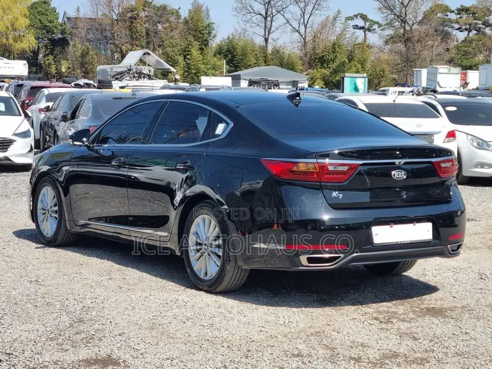 Kia Cadenza 2017 Black