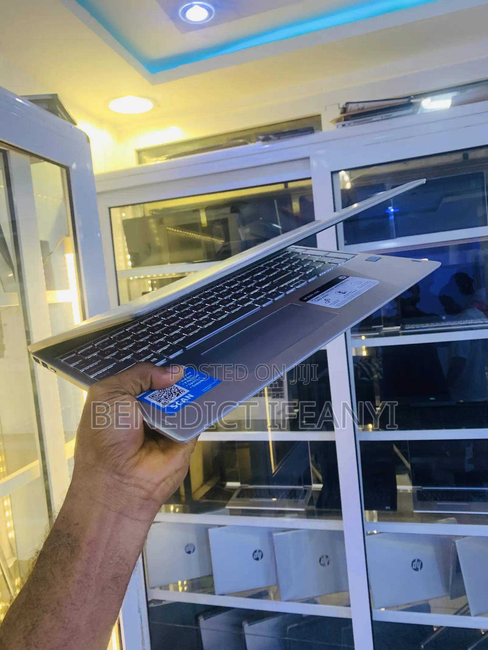 Laptop HP Envy 15-ep0xxx 16GB Intel Core i7 SSD 256GB