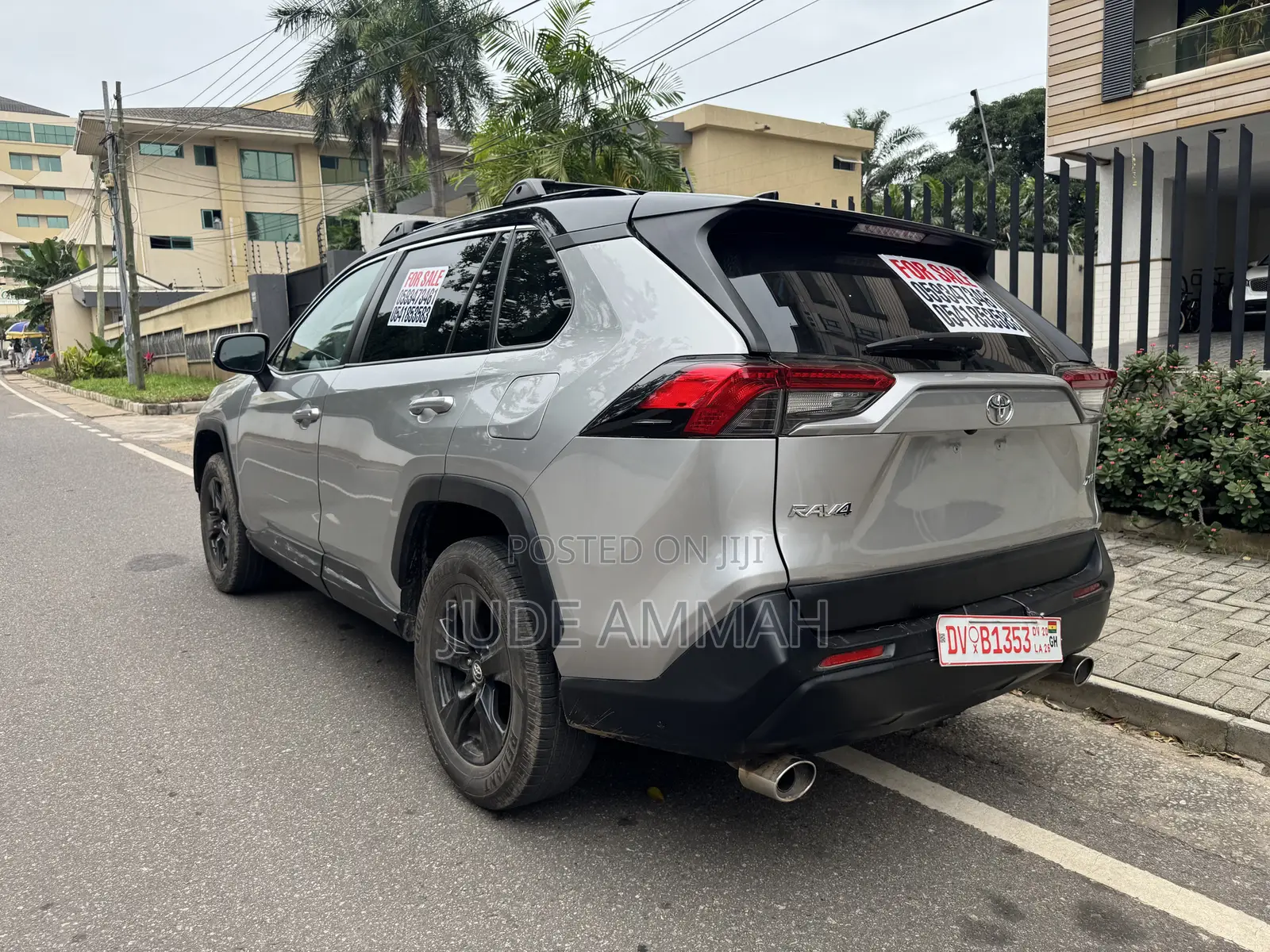 Toyota RAV4 XLE FWD 2019 Silver