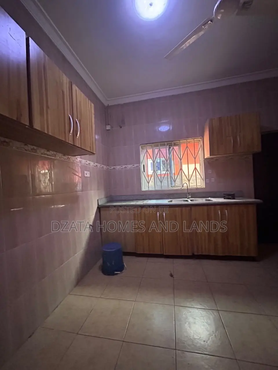 3bdrm House in Collins Dawda, Spintex for rent