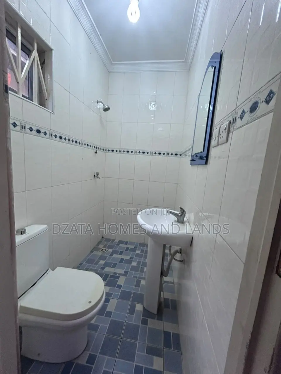 3bdrm House in Collins Dawda, Spintex for rent