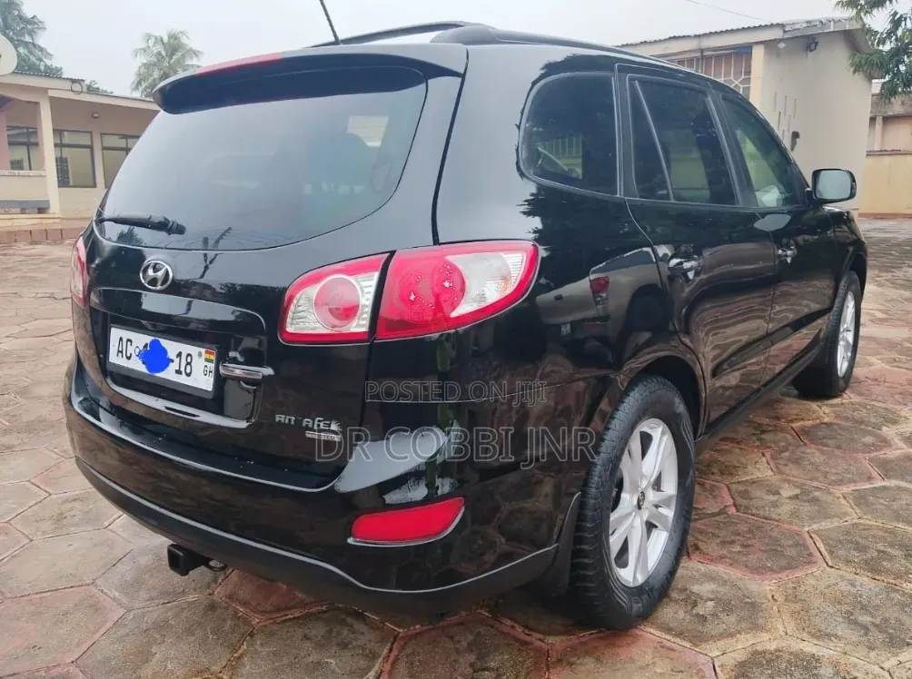 Hyundai Santa Fe 2011 Black