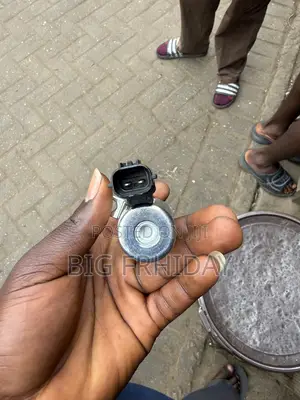 Toyota Yaris Vitz Corolla Camry Highlander RAV4 Solenoid or VVT Sensor