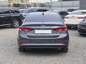 Hyundai Avante 2018 Gray