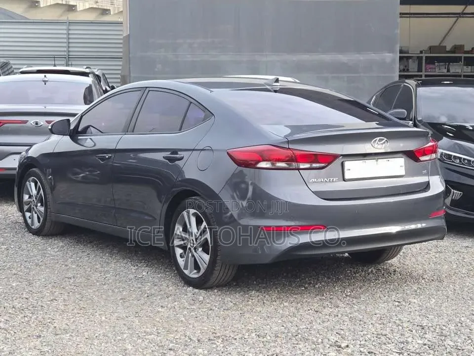 Hyundai Avante 2018 Gray