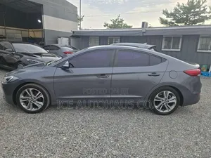 Hyundai Avante 2018 Gray