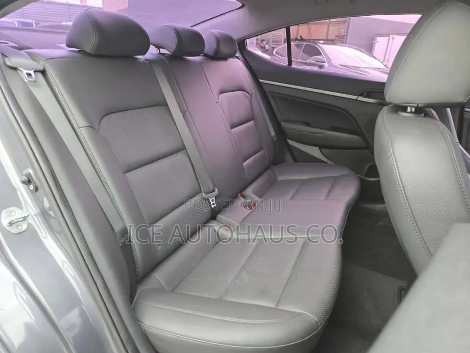 Hyundai Avante 2018 Gray
