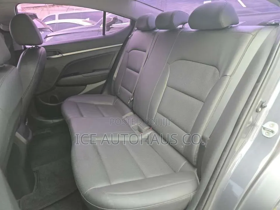 Hyundai Avante 2018 Gray