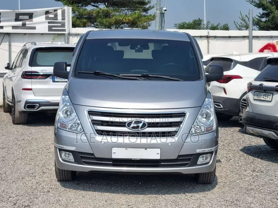 Hyundai Starex 2018 Grey