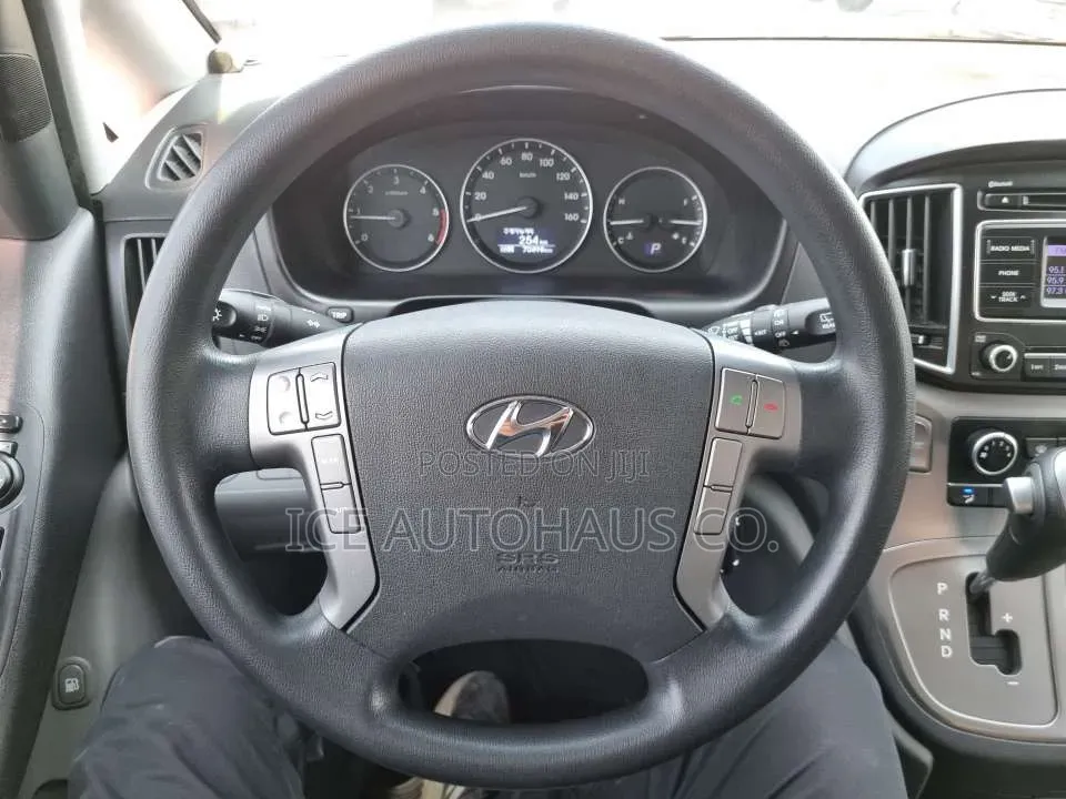 Hyundai Starex 2018 Grey