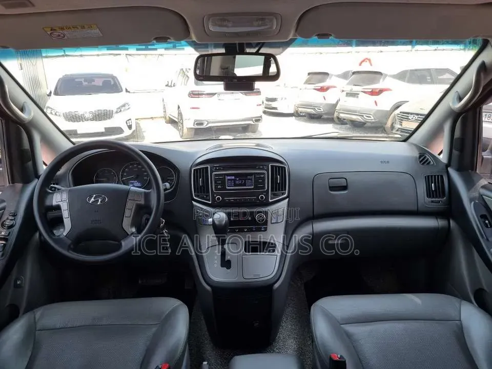 Hyundai Starex 2018 Grey