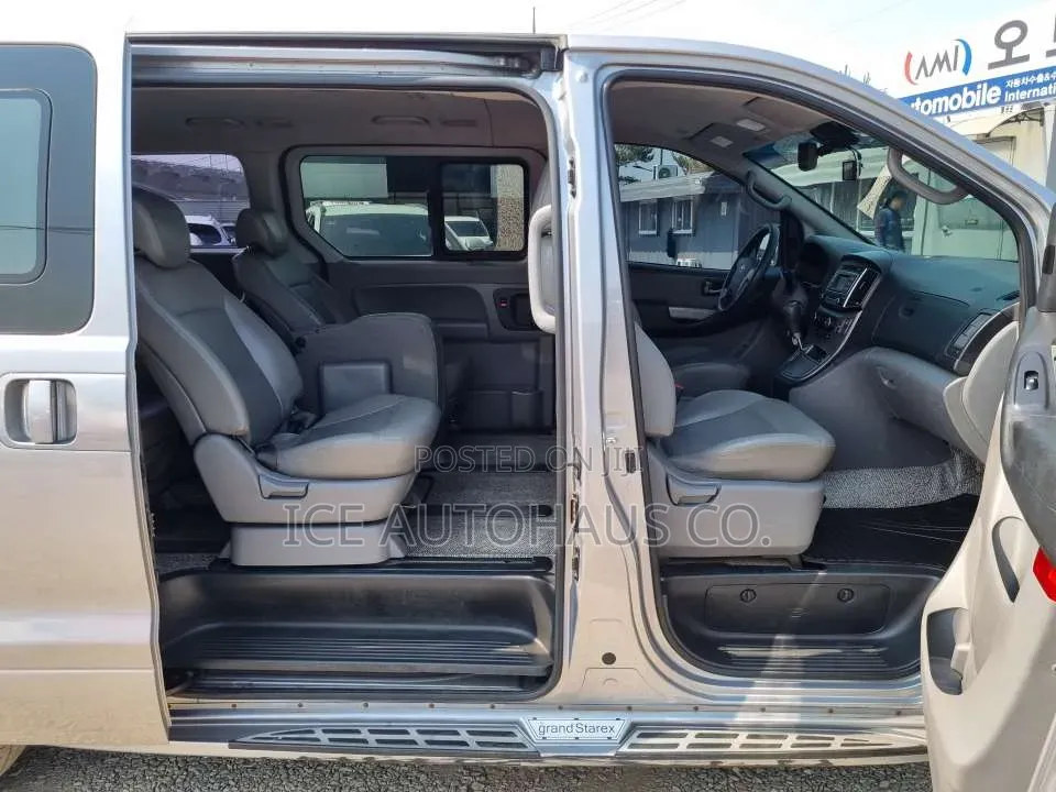 Hyundai Starex 2018 Grey